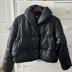 Zara Women’s Cropped Black Puffer Coat…Size XS